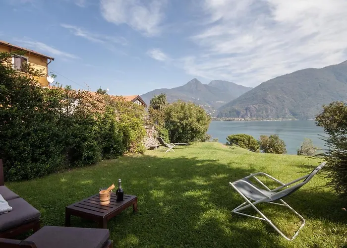 Castel - Rezzonico, By Lovecomo * 산 시로