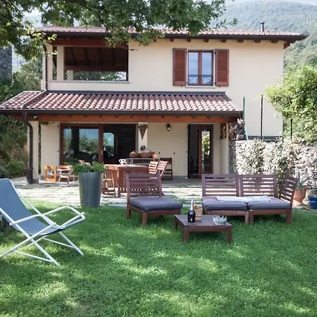 Castel - Rezzonico, San Siro By Lovecomo Ferienhaus