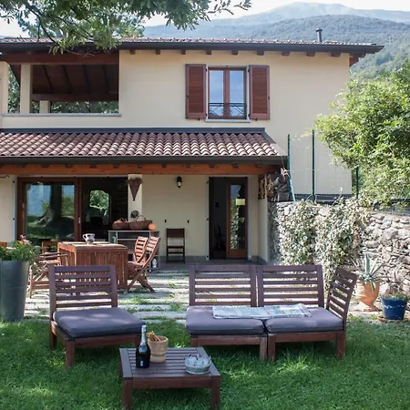 펜션 Castel - Rezzonico, By Lovecomo 산 시로