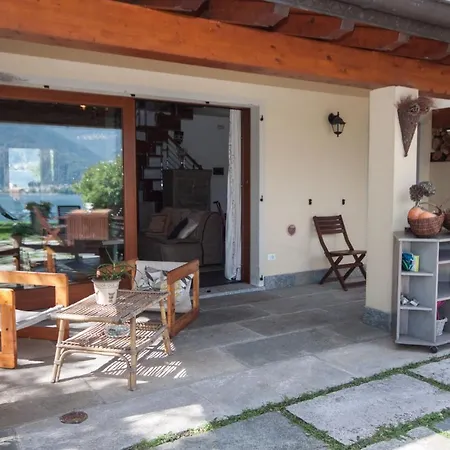 Castel - Rezzonico, By Lovecomo